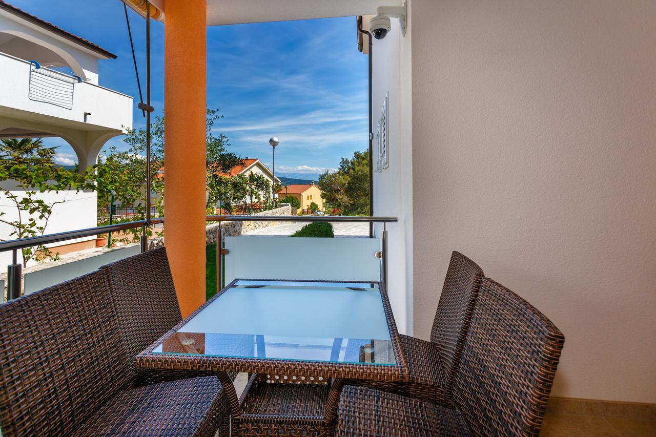 Apartments Vlado Krk Town Exterior photo