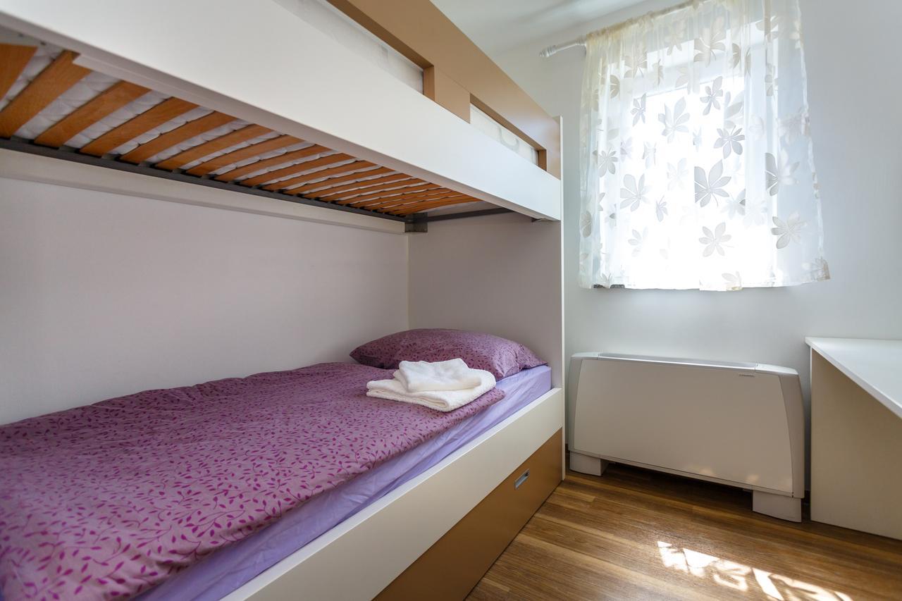 Apartments Vlado Krk Town Exterior photo